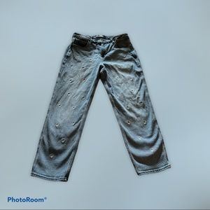 Denim daisy embroidery